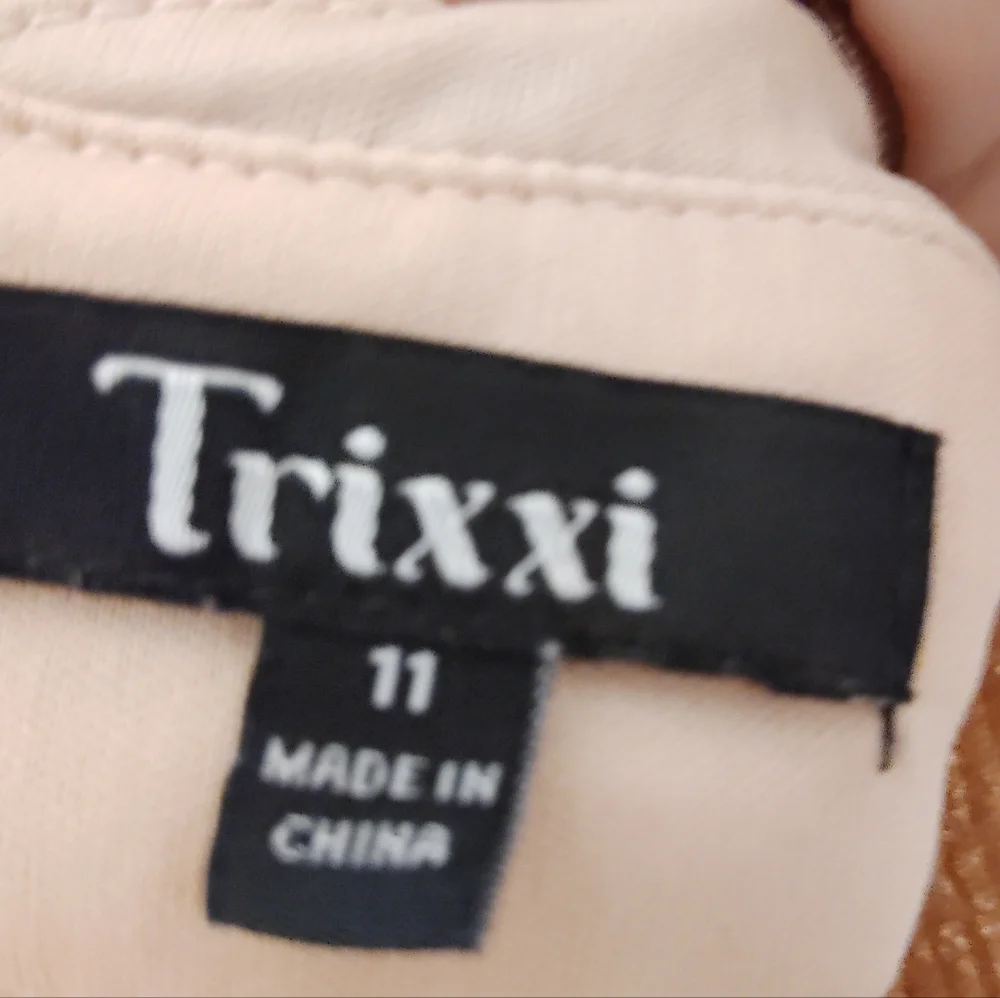 🦋Trixxi Gold Shimmer Backless Dress - Picture 8 of 8